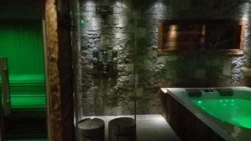 Bilik mandi di Residence Baita Cusini