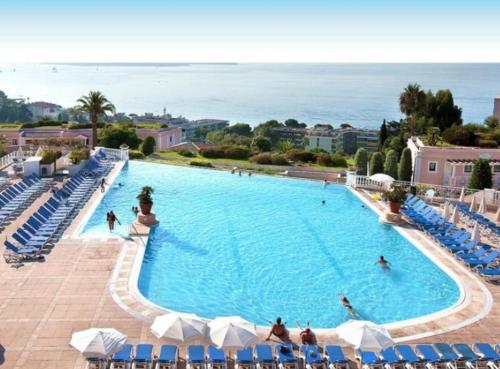 Résidence de charme avec piscine à débordement