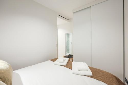 Foz Modern Luxury Sea View Balcony Apartments by LuxiStay