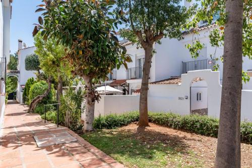 SR Las Cancelas 3BDR townhouse in Marbella Centre