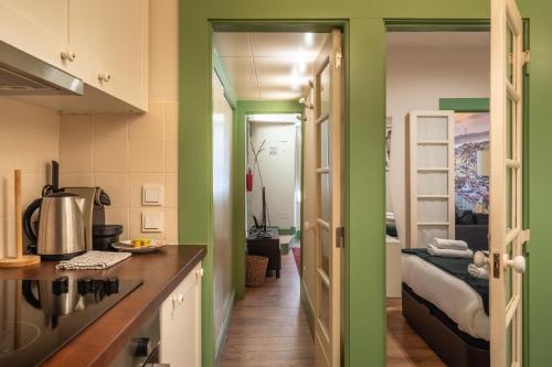 Cozy Apt in Heart of Lisbon with AC by Lisbeyond
