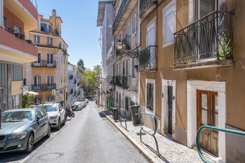 Cozy Apt in Heart of Lisbon with AC by Lisbeyond