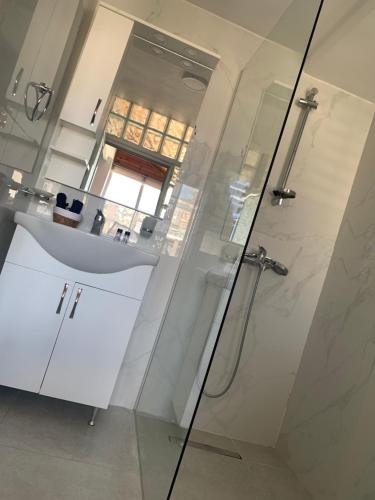 Vonios kambarys apgyvendinimo įstaigoje KPS apartament