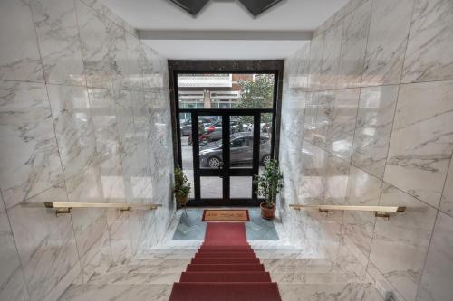 323 Cilea Apartment