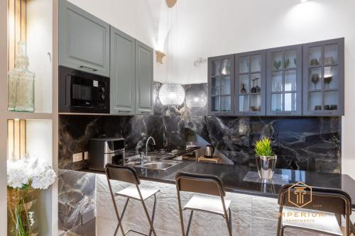 Teatro Pace Palace - Historic Center, luxury apartment, 3 bdr, A-C