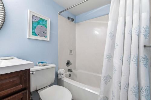 Pelican Beach Resort 504 photo 10
