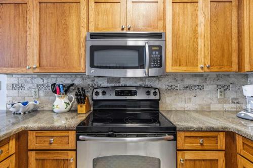 Pelican Beach Resort 504 photo 16