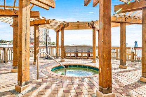 Pelican Beach Resort 504 photo 27