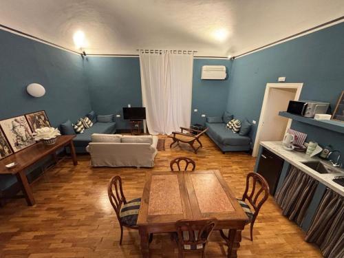 Rosso Napoli Suites