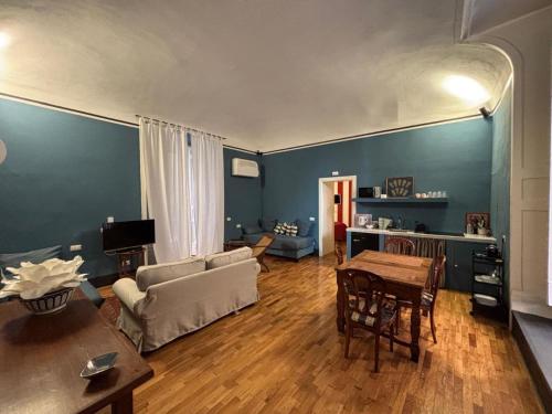 Rosso Napoli Suites