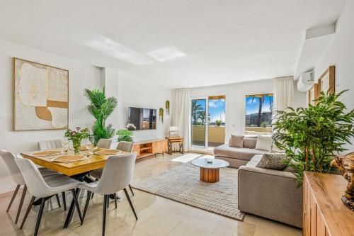 Casa Marina - Estepona Port Sleeps 6 Sea Views