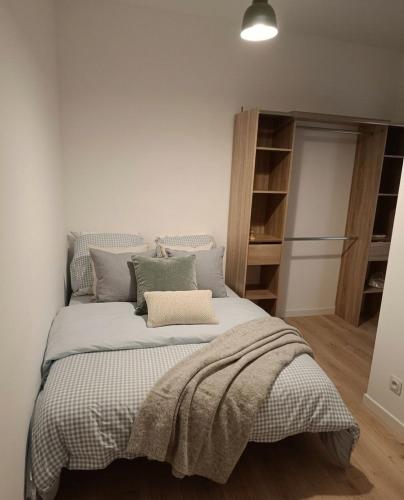 Room with a private bathroom in the city center