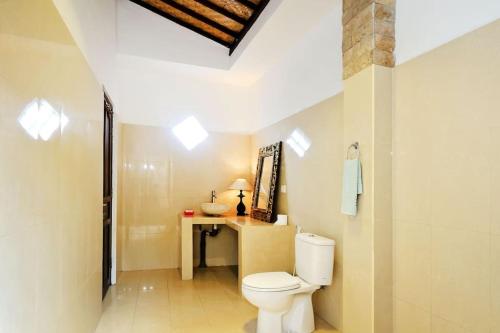 Bathroom sa Villa Krishna