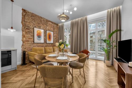 Ochota Apt - Balcony, Parks Nearby - by Rentujemy