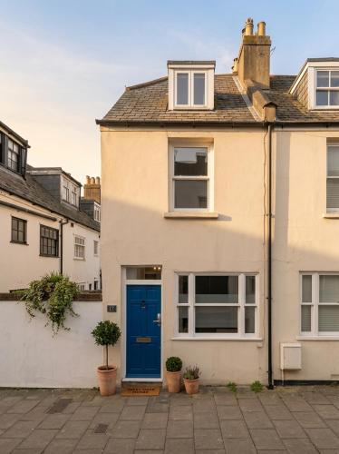 Whole House with a private garden and terrace, central Brighton photo 6