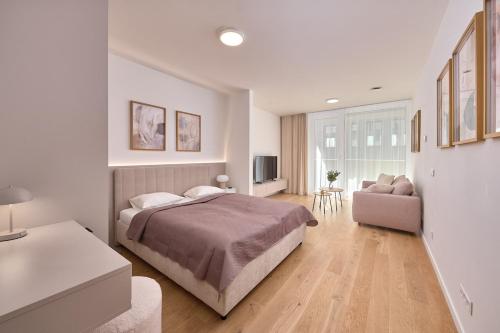 Vydrica Studio for 4 Bright & Stylish