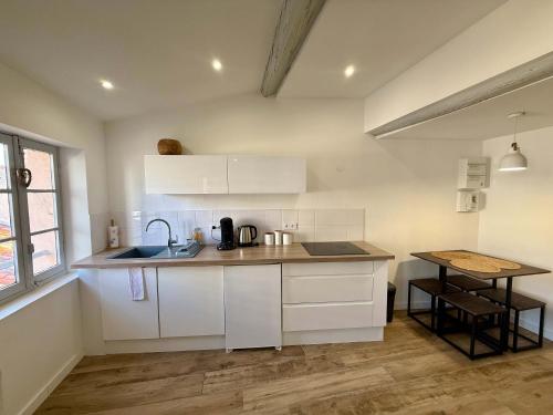B060 Bel appartement au Suquet proche plage et palais