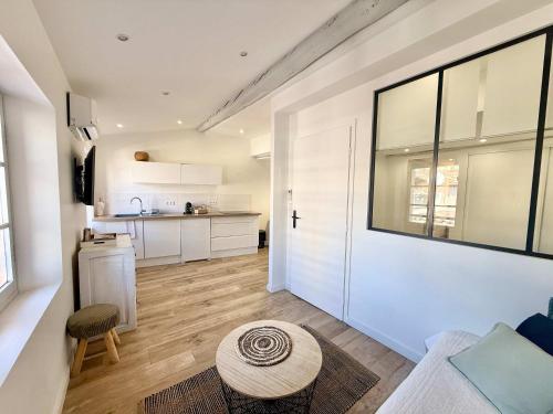 B060 Bel appartement au Suquet proche plage et palais