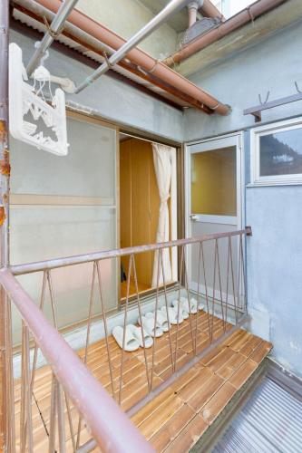 TSURUHASHI Base