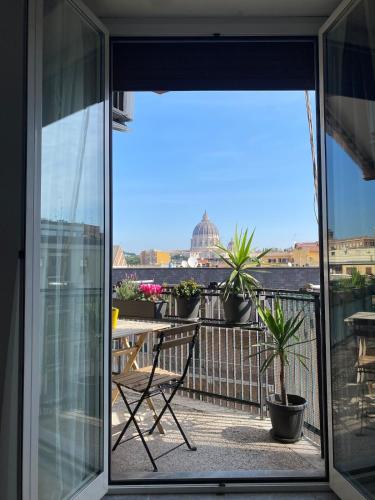 Sunny Apartment with Stunning San Pietro View
