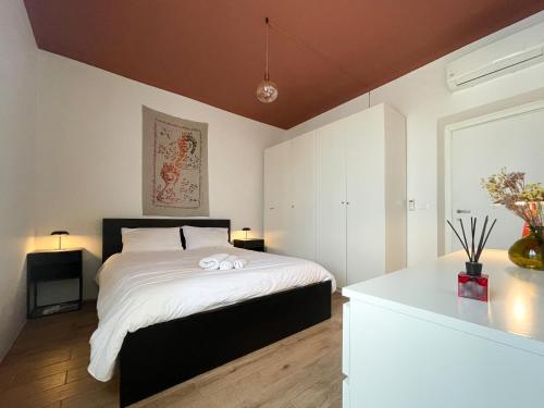 Modern Design Apartment Near Metro, Milan City Center