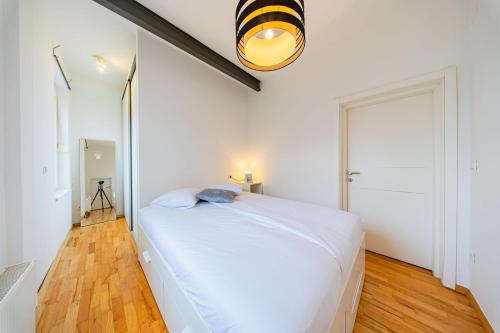 Zagreb 262 - 1 Bedroom - Parking - New - Apartment - Flexible Keybox Entry - Modern - Monthly Rent - WiFi