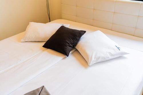 Zagreb 267 - Studio Apartment - Keyboy entry - Completely New - Monthly Rent - WiFi