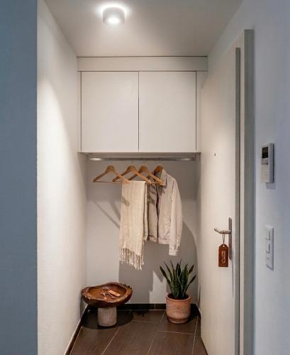 Central and well connected modern studio