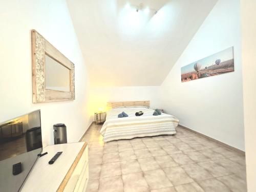 Family apartment in Los Cristianos 3 bed - 2 bath, heated-pool