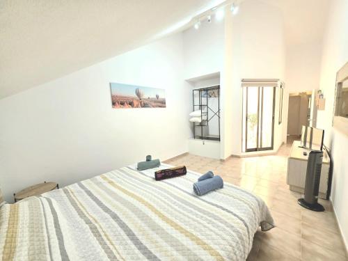 Family apartment in Los Cristianos 3 bed - 2 bath, heated-pool