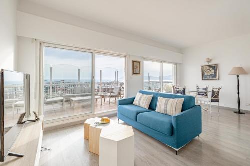 72 MAR - Stunning 2-bedroom rooftop with sea view - parking
