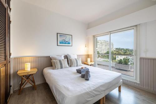 72 MAR - Stunning 2-bedroom rooftop with sea view - parking