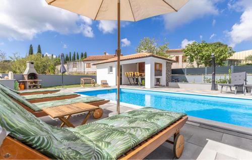 Awesome Home In Rovinjsko Selo