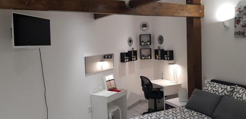 DIJON Super appartement F1 bis climatisé mezzanine