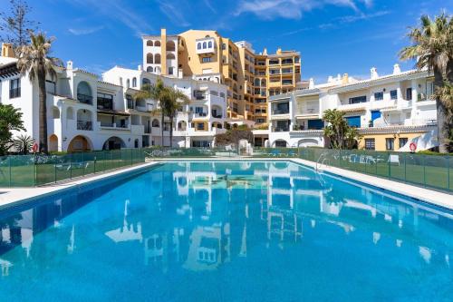 Modern apartment in Cabopino port