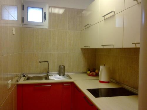 Een keuken of kitchenette bij Apartamento Privado en Complejo Aida