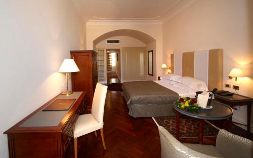 Posedenie v ubytovaní Grand Hotel Piazza Borsa