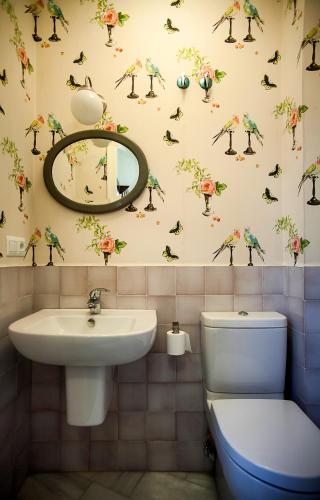 SevilleBnB Group- Angeles House, private terrace with Cathedral Views