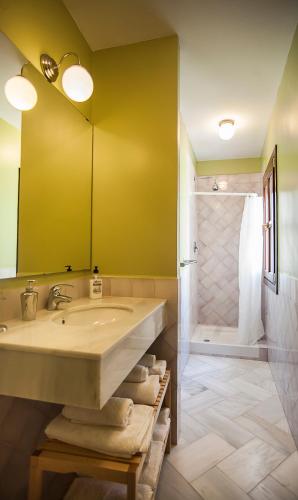 SevilleBnB Group- Angeles House, private terrace with Cathedral Views