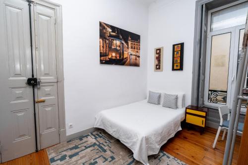 Spacious Two-Level 1 Bedroom 1 dboule bed Studio Apartment in Prime Lisbon Location