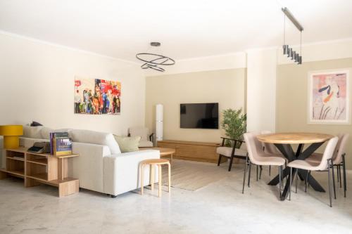 Spacious Elegant Luxurious Central