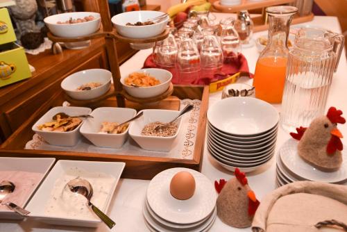 インの敷地内または近くでの食事または食べ物