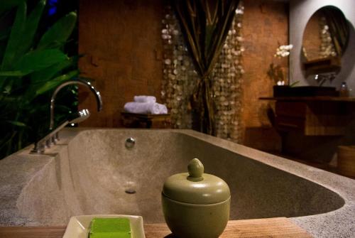 Un baño de Komea Villa