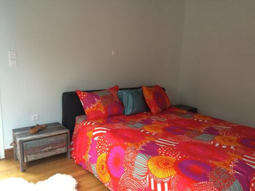 Una cama o camas en una habitación de Lux Kolonaki Apartment