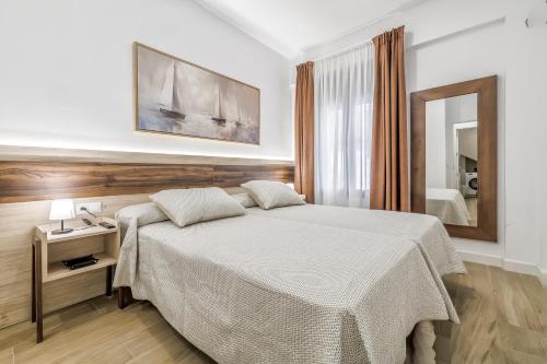 Foto Alminar Apartamentos, Parking incluido junto al centro 1