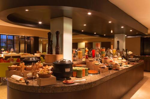 Comida en o cerca de este hotel
