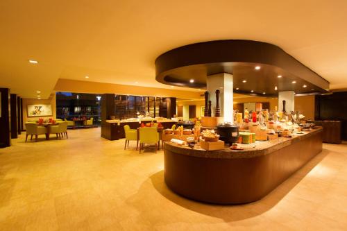 Comida en o cerca de este hotel