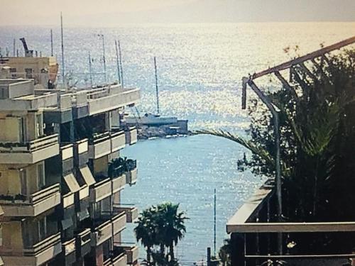 Sea side roof studio in Athens