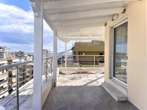 Sea side roof studio in Athens