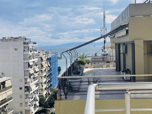Sea side roof studio in Athens